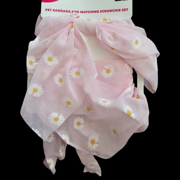 Other - Pink Daisy Pet Bandana and Scrunchie Set